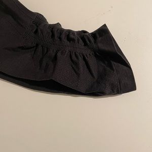 Lululemon corrugated capri leggings ideal for yoga or running.
